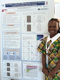 Ama Kwartemaa Agyei Frimpong presenting her scientific poster