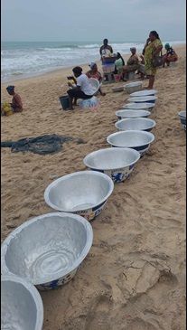 Waiting for fish to be landed, Ghana